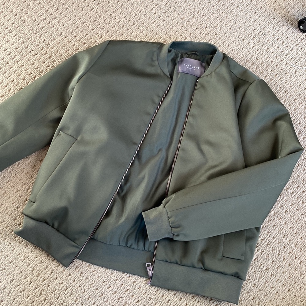Everlane The E2 Bomber jacket olive green SMALL